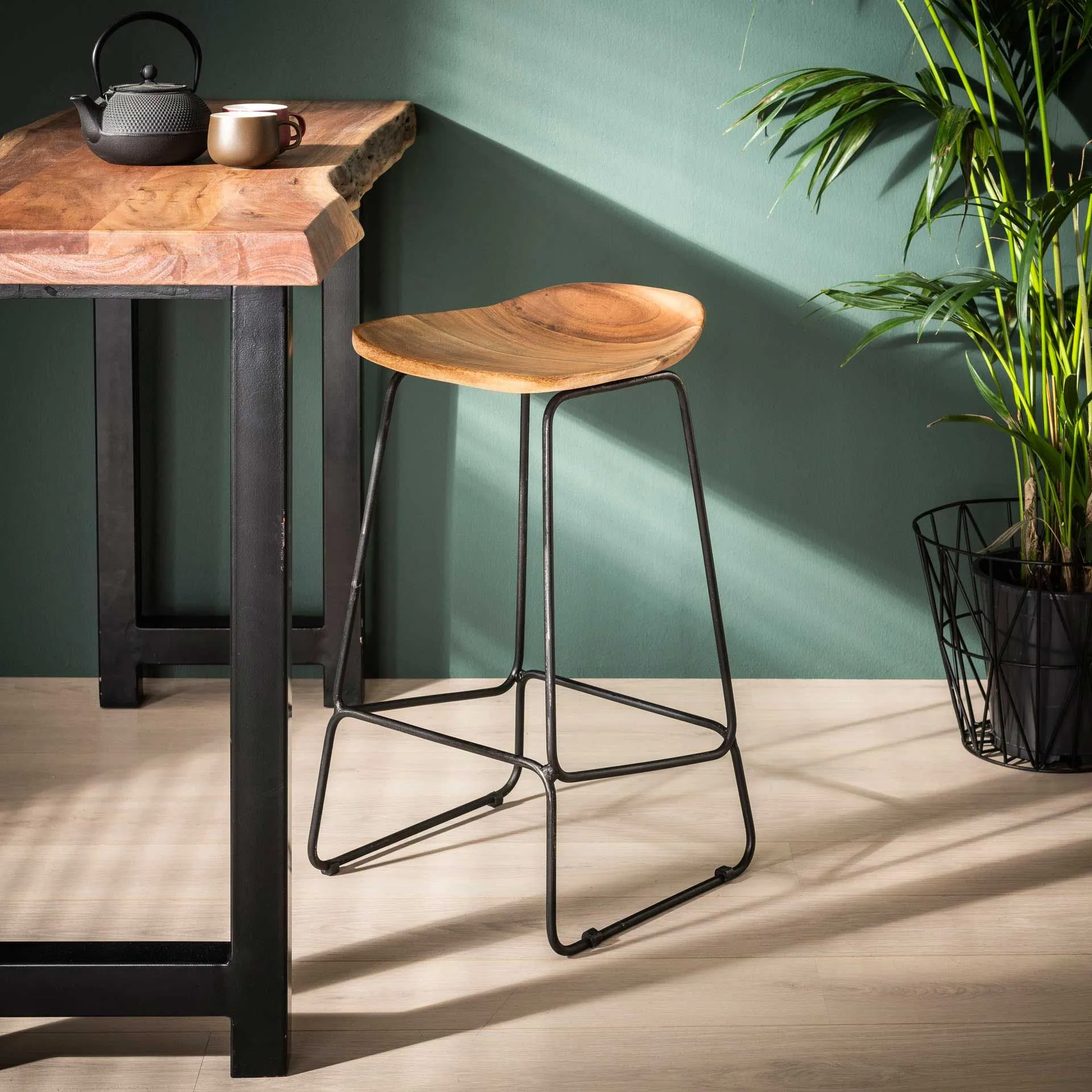 Tabouret de bar Elena - acacia et châssis noir