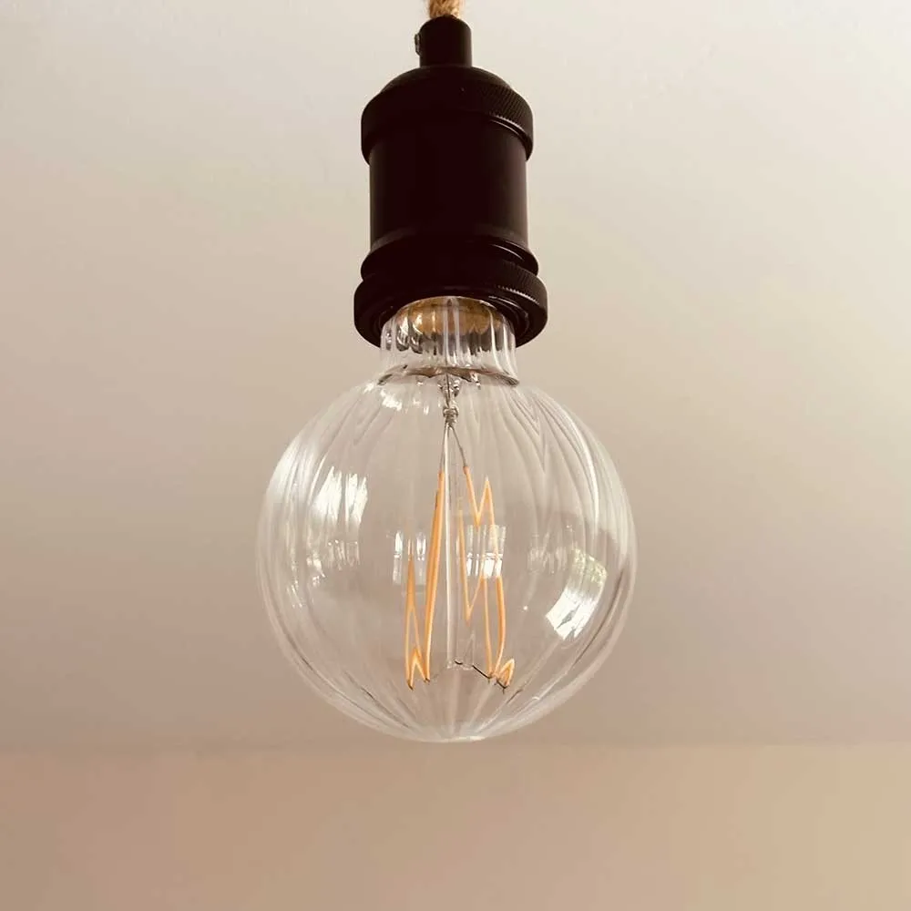 Ampoule LED E27 striée D9.5cm pour luminaire