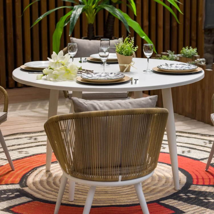 Table ronde en aluminium