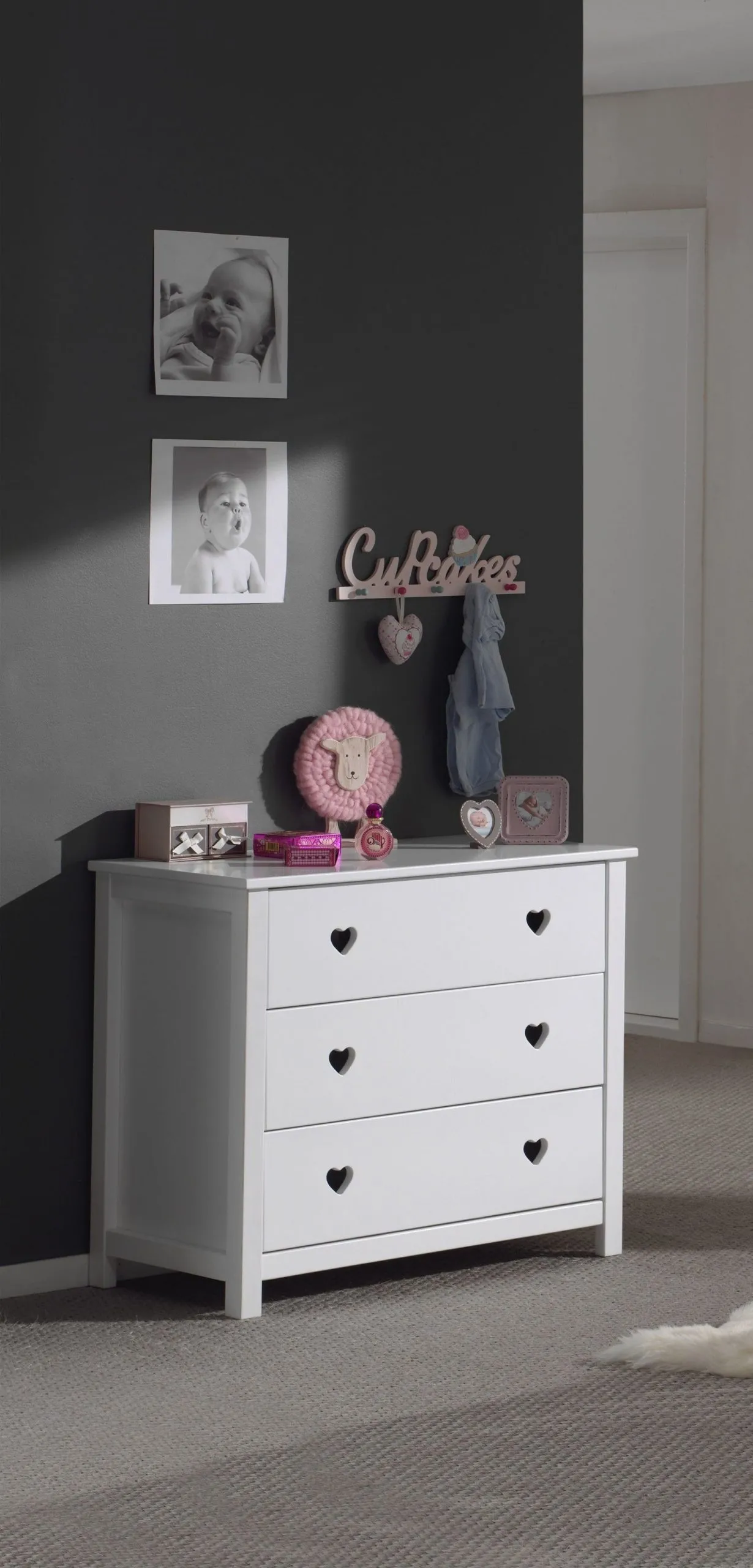 Pin et MDF Confort en bois avec 3 tiroirs, pour les enfants blancs amoureux, L90XA50XH85.1 cm