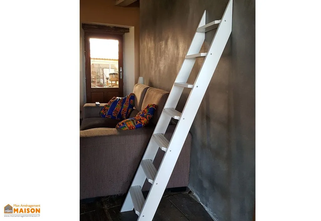 Echelle de Meunier en Hêtre Blanc Laqué 7 marches 1,60 m