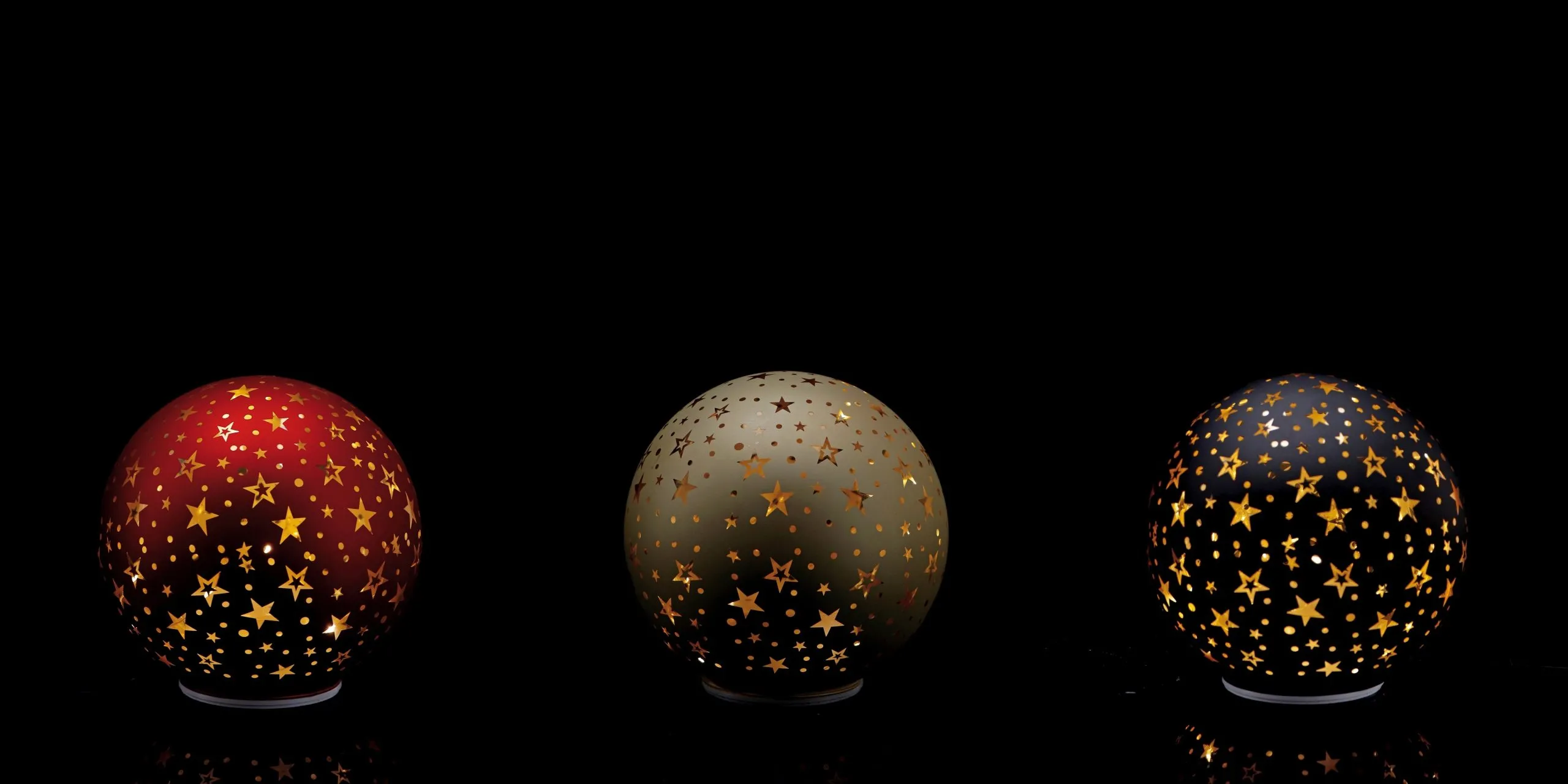 Italian Gift Christmas Ball with Glass Base Ass. D 18 Cm Red or Gold o