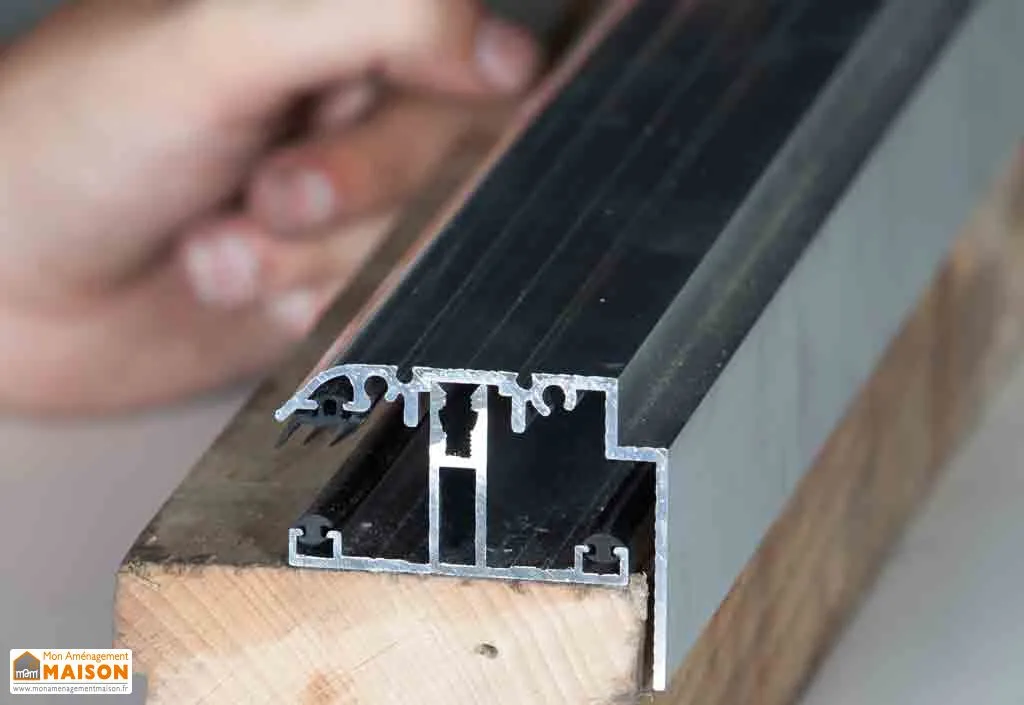 Profil T de rive + capot pour polycarbonate 16/32 mm - Brut 4 m