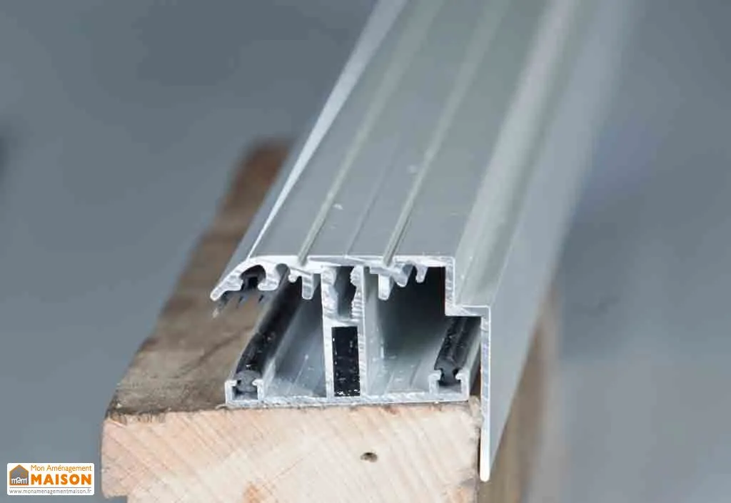 Profil T de rive + capot pour polycarbonate 16/32 mm - Blanc 4 m